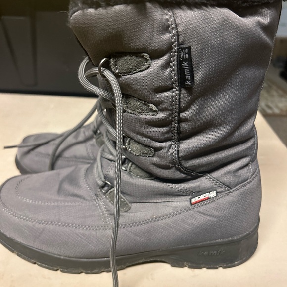 Kamik Women’s Snowboots Brooklyn Size 10 - Picture 4 of 7